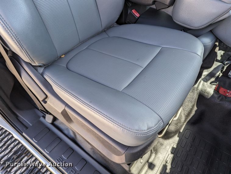 image for item LM9887 2015 Ford F550  Crew Cab utility / service truck