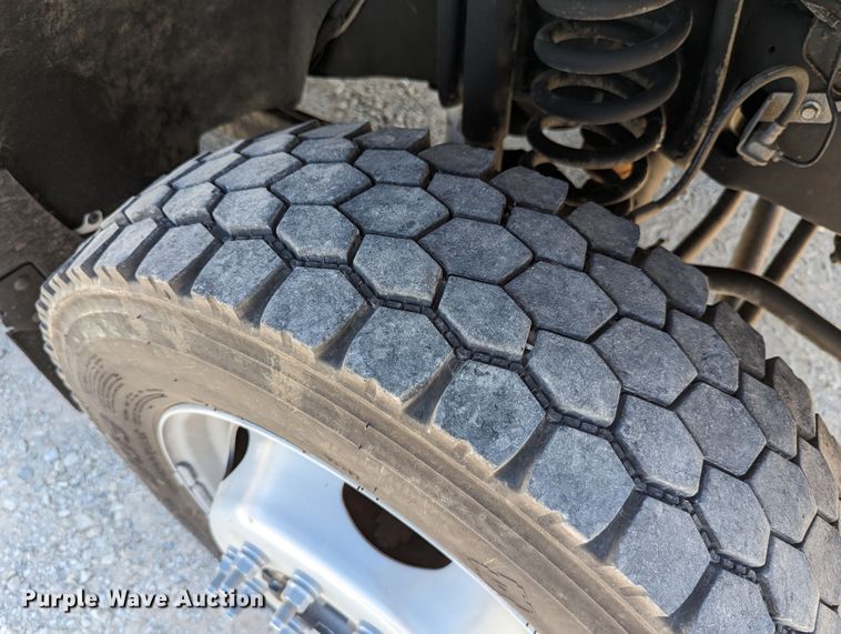 image for item LM9887 2015 Ford F550  Crew Cab utility / service truck