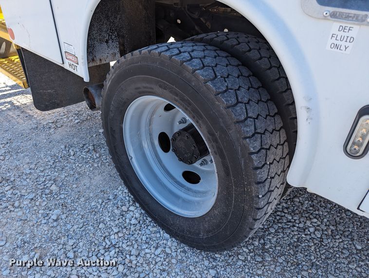 image for item LM9887 2015 Ford F550  Crew Cab utility / service truck