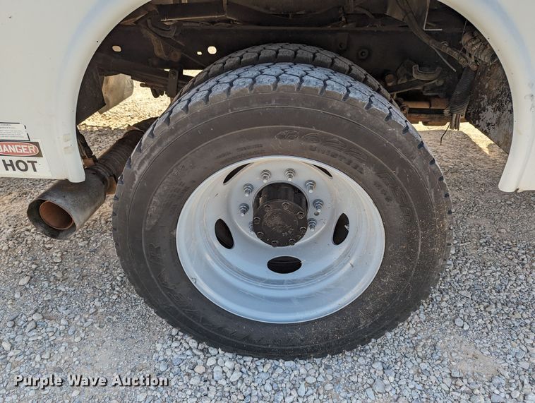 image for item LM9887 2015 Ford F550  Crew Cab utility / service truck