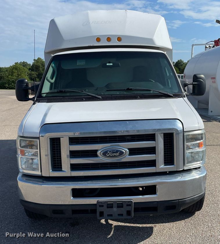 image for item LS9349 2011 Ford E350 Super Duty  utility van