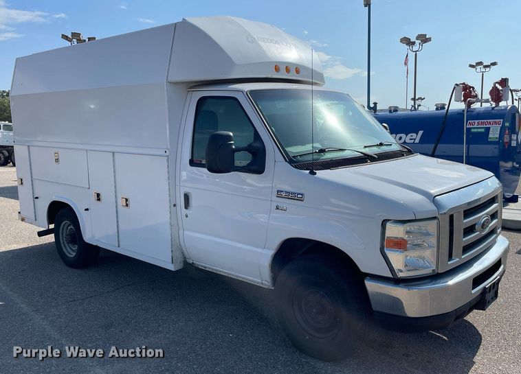 image for item LS9349 2011 Ford E350 Super Duty  utility van