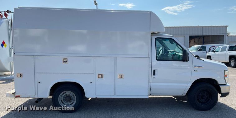 image for item LS9349 2011 Ford E350 Super Duty  utility van