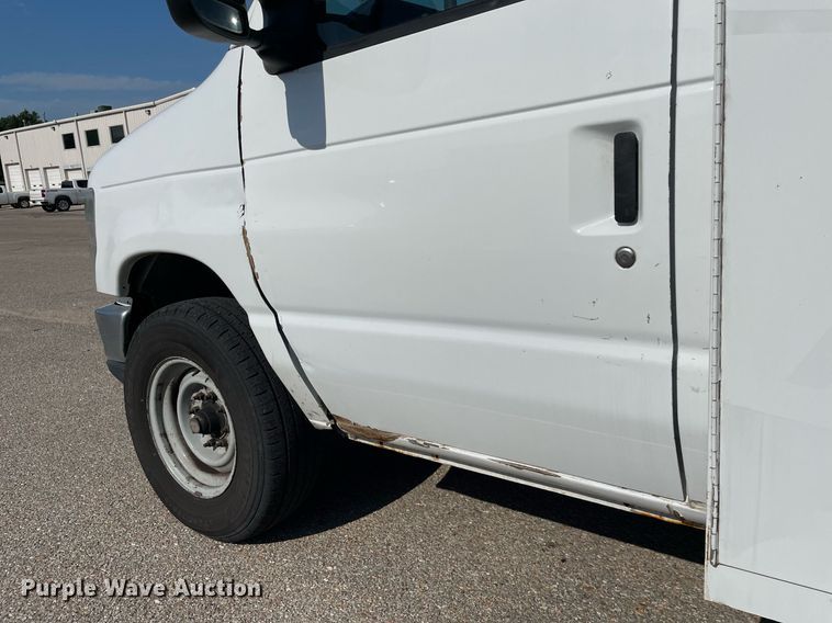 image for item LS9349 2011 Ford E350 Super Duty  utility van