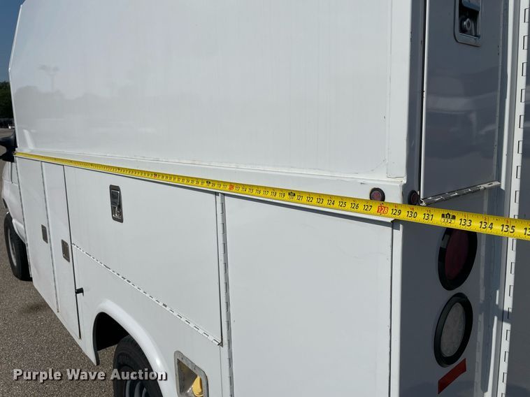 image for item LS9349 2011 Ford E350 Super Duty  utility van