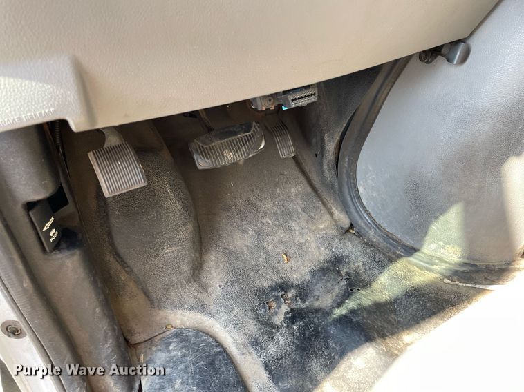 image for item LS9349 2011 Ford E350 Super Duty  utility van