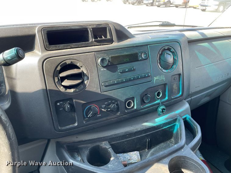 image for item LS9349 2011 Ford E350 Super Duty  utility van