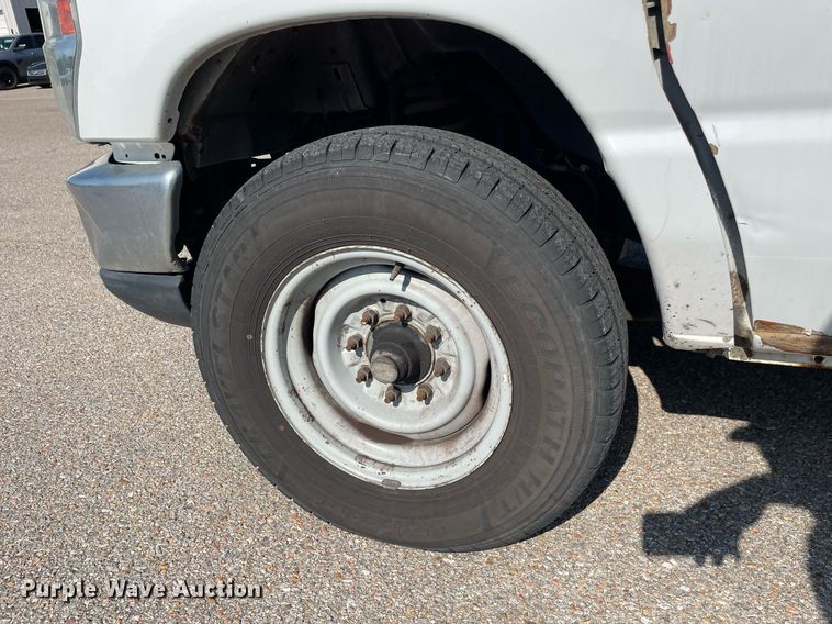 image for item LS9349 2011 Ford E350 Super Duty  utility van