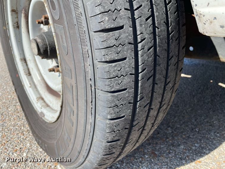 image for item LS9349 2011 Ford E350 Super Duty  utility van