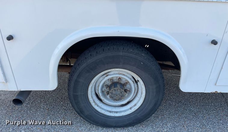 image for item LS9349 2011 Ford E350 Super Duty  utility van