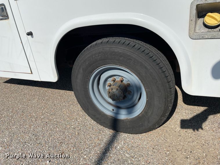 image for item LS9349 2011 Ford E350 Super Duty  utility van