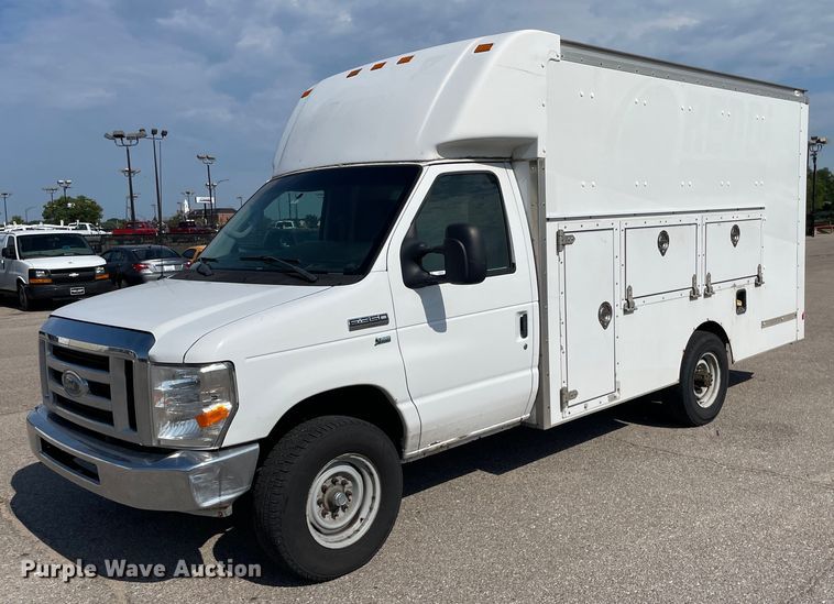 image for item LS9350 2010 Ford E350 Super Duty  utility van