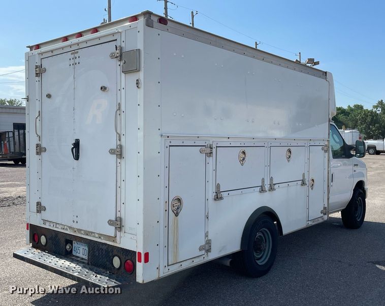 image for item LS9350 2010 Ford E350 Super Duty  utility van