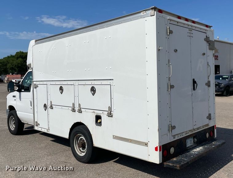 image for item LS9350 2010 Ford E350 Super Duty  utility van
