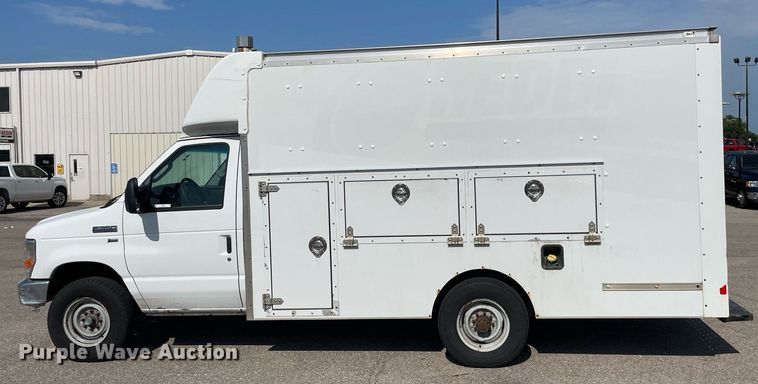 image for item LS9350 2010 Ford E350 Super Duty  utility van