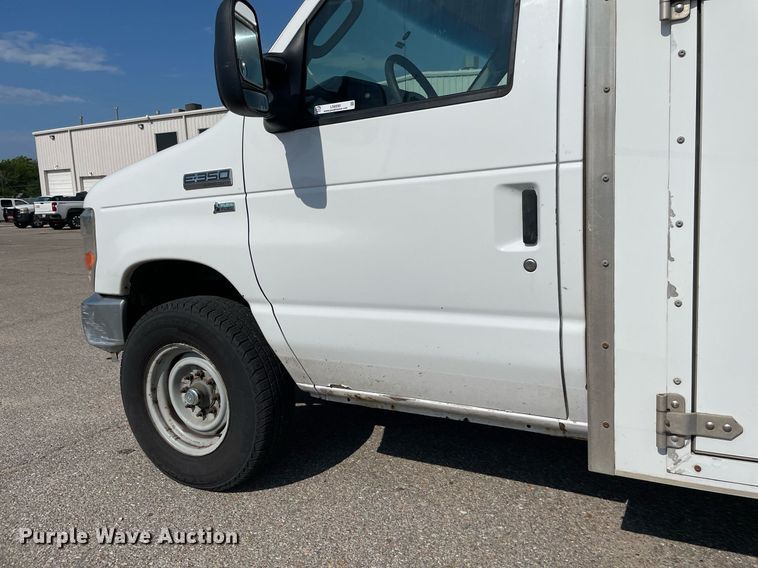 image for item LS9350 2010 Ford E350 Super Duty  utility van