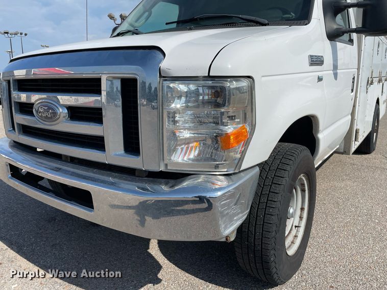 image for item LS9350 2010 Ford E350 Super Duty  utility van