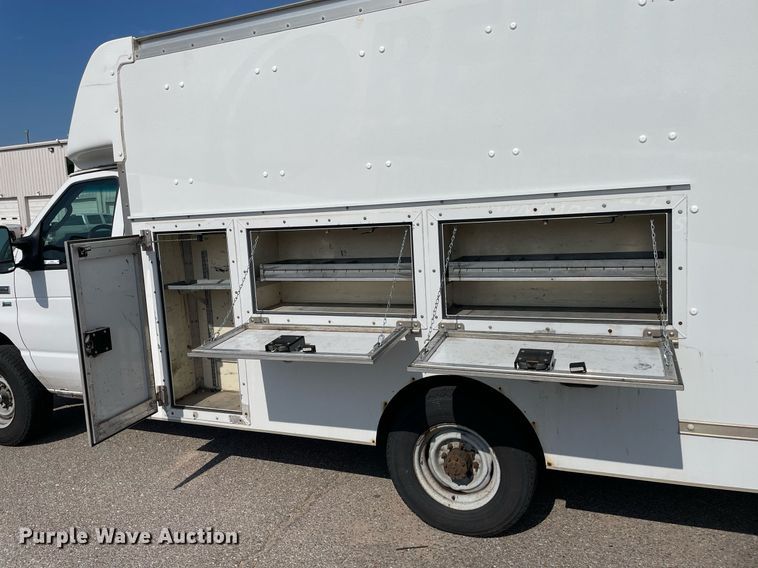 image for item LS9350 2010 Ford E350 Super Duty  utility van