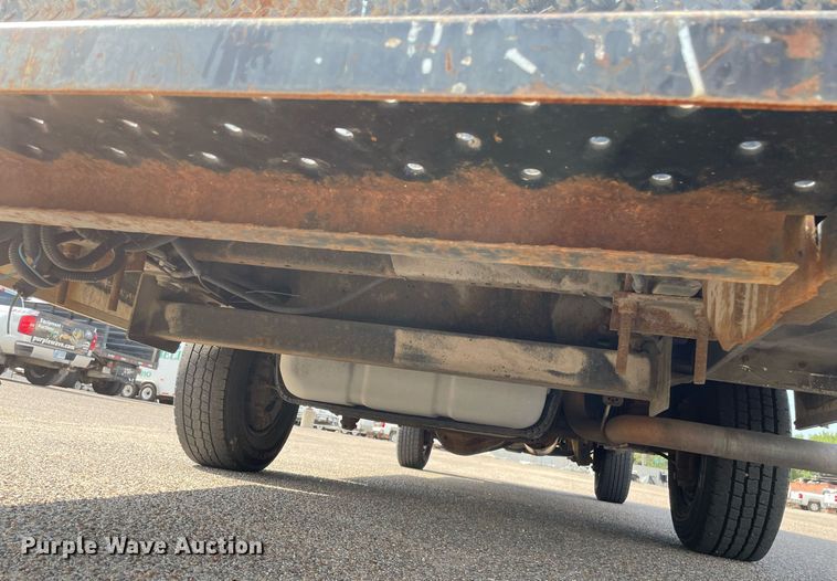 image for item LS9350 2010 Ford E350 Super Duty  utility van