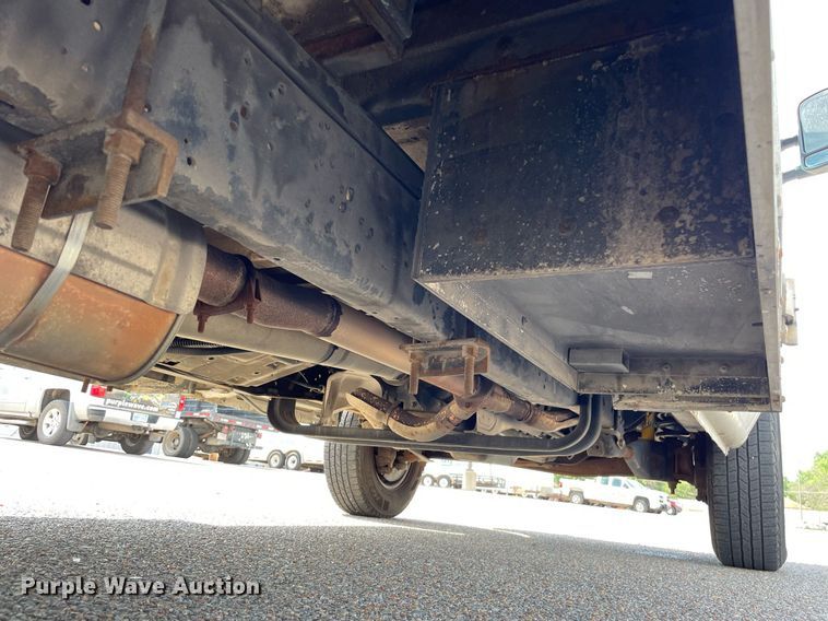 image for item LS9350 2010 Ford E350 Super Duty  utility van