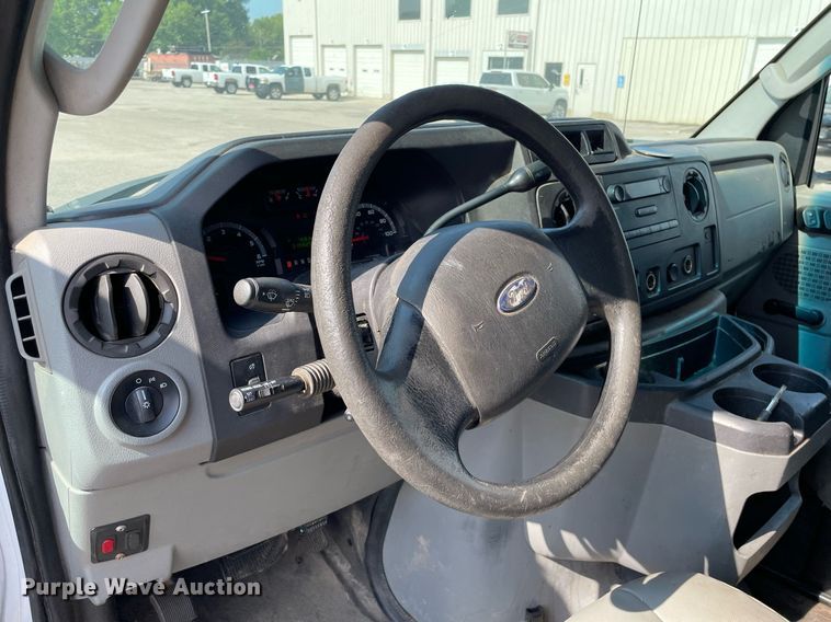 image for item LS9350 2010 Ford E350 Super Duty  utility van