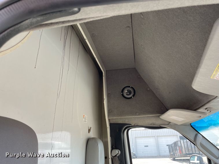 image for item LS9350 2010 Ford E350 Super Duty  utility van