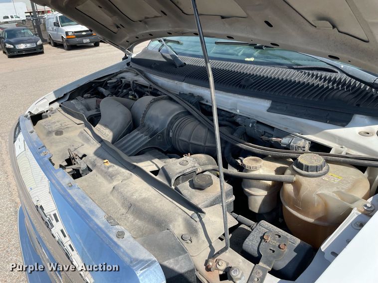 image for item LS9350 2010 Ford E350 Super Duty  utility van