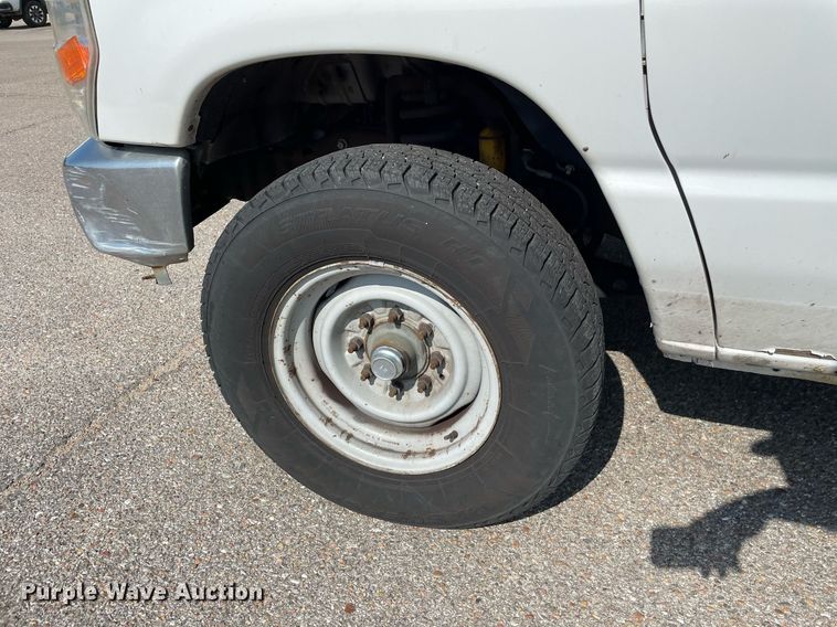 image for item LS9350 2010 Ford E350 Super Duty  utility van