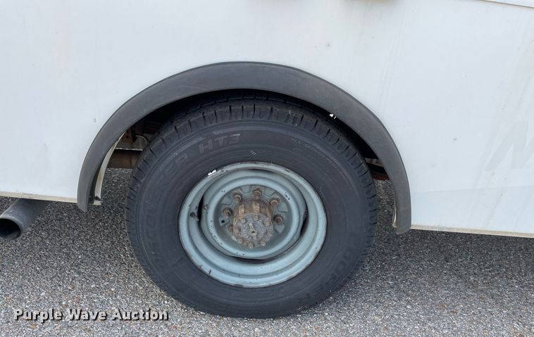 image for item LS9350 2010 Ford E350 Super Duty  utility van