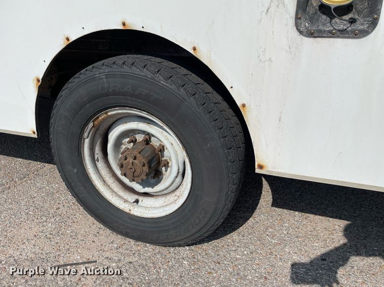 image for item LS9350 2010 Ford E350 Super Duty  utility van