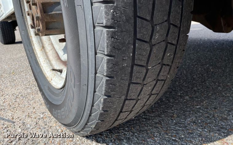 image for item LS9350 2010 Ford E350 Super Duty  utility van