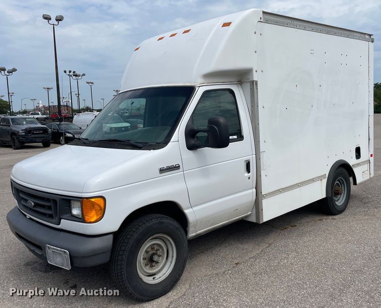image for item LS9351 2007 Ford E350 Super Duty  box truck