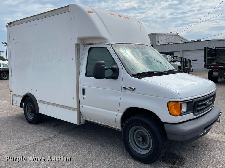 image for item LS9351 2007 Ford E350 Super Duty  box truck