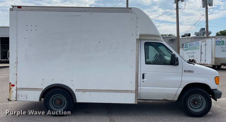 image for item LS9351 2007 Ford E350 Super Duty  box truck