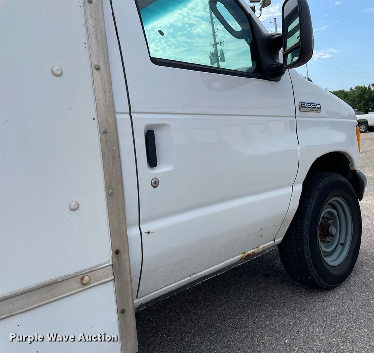 image for item LS9351 2007 Ford E350 Super Duty  box truck