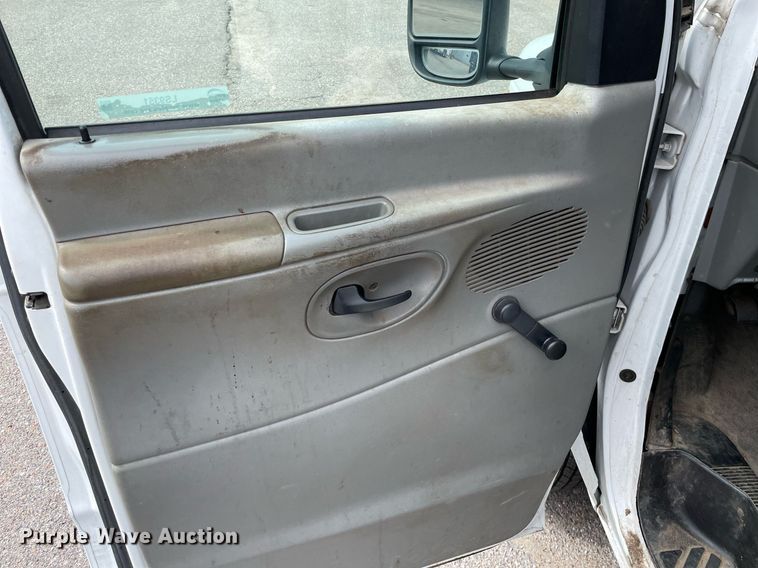 image for item LS9351 2007 Ford E350 Super Duty  box truck