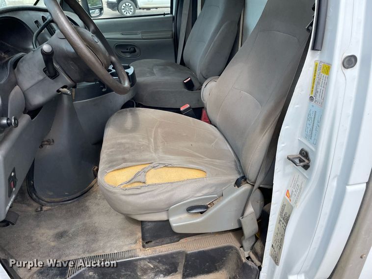 image for item LS9351 2007 Ford E350 Super Duty  box truck