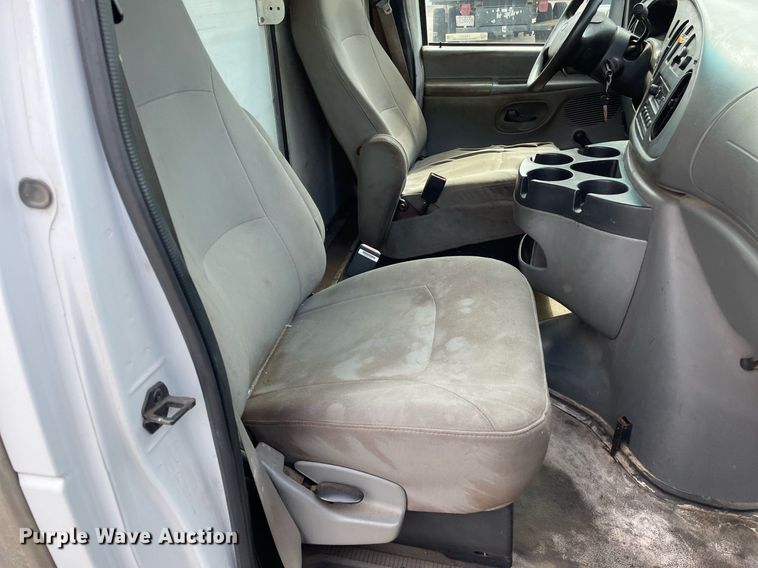 image for item LS9351 2007 Ford E350 Super Duty  box truck