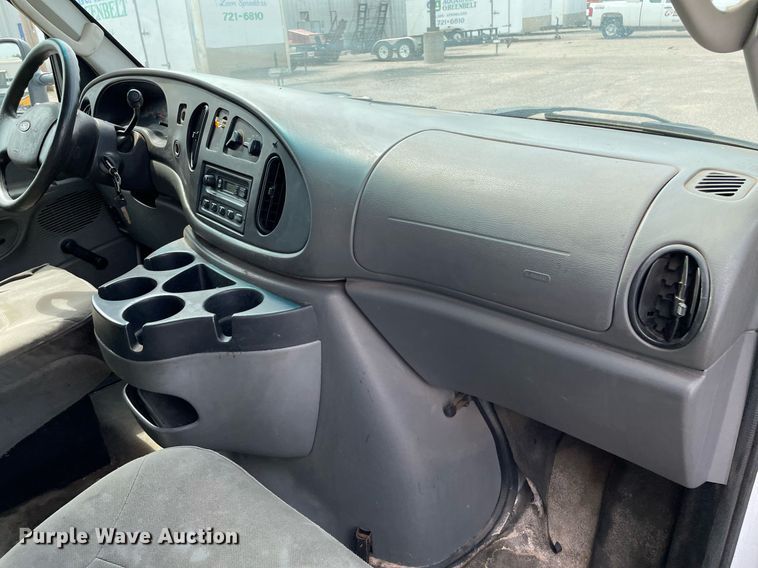 image for item LS9351 2007 Ford E350 Super Duty  box truck