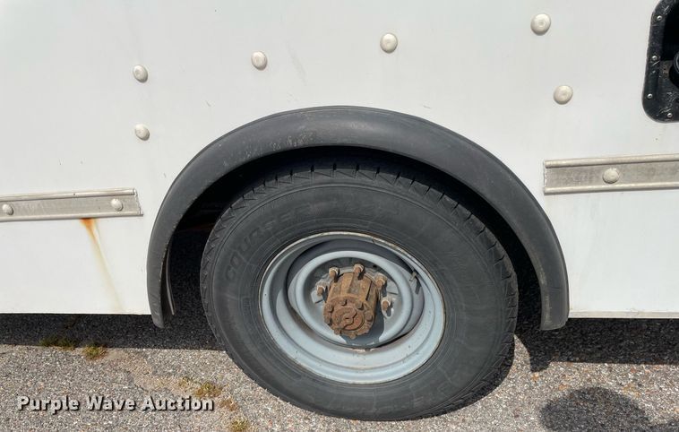 image for item LS9351 2007 Ford E350 Super Duty  box truck