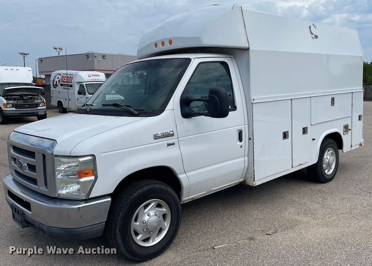 image for item LS9352 2010 Ford E350 Super Duty  utility van