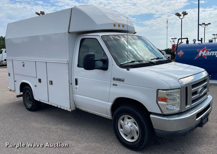 image for item LS9352 2010 Ford E350 Super Duty  utility van