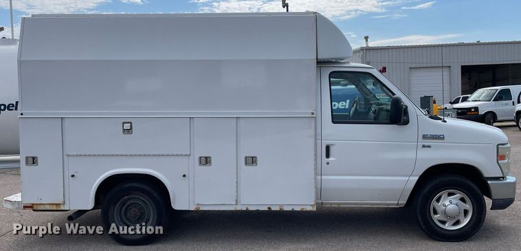 image for item LS9352 2010 Ford E350 Super Duty  utility van