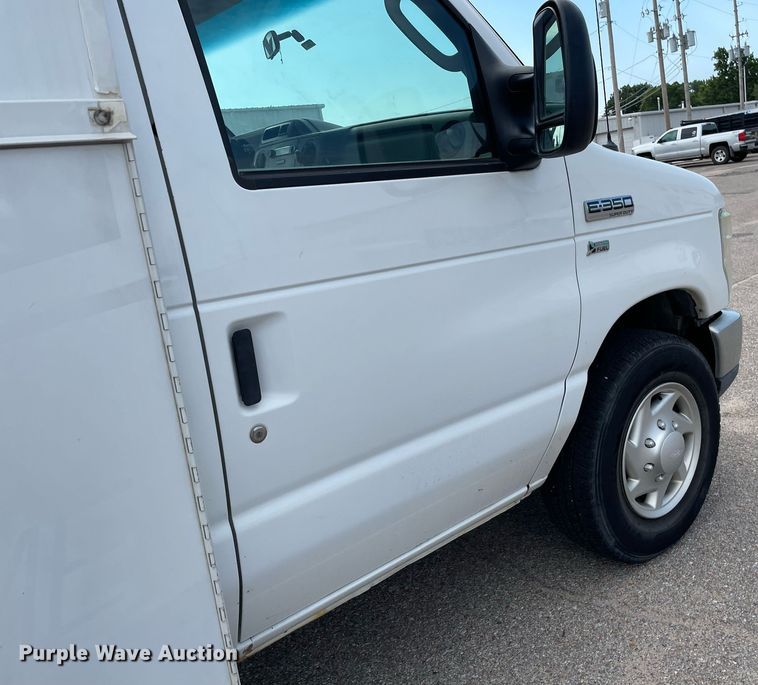 image for item LS9352 2010 Ford E350 Super Duty  utility van