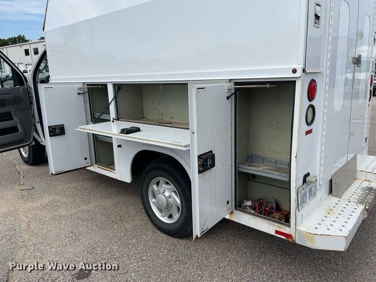 image for item LS9352 2010 Ford E350 Super Duty  utility van