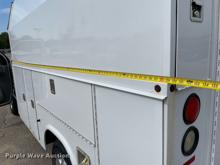 image for item LS9352 2010 Ford E350 Super Duty  utility van