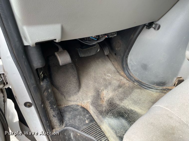 image for item LS9352 2010 Ford E350 Super Duty  utility van