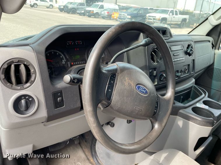 image for item LS9352 2010 Ford E350 Super Duty  utility van