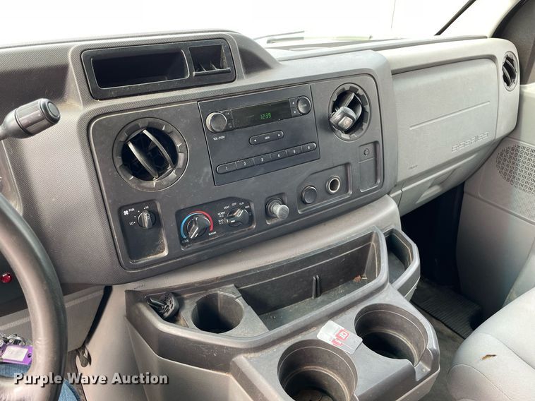 image for item LS9352 2010 Ford E350 Super Duty  utility van