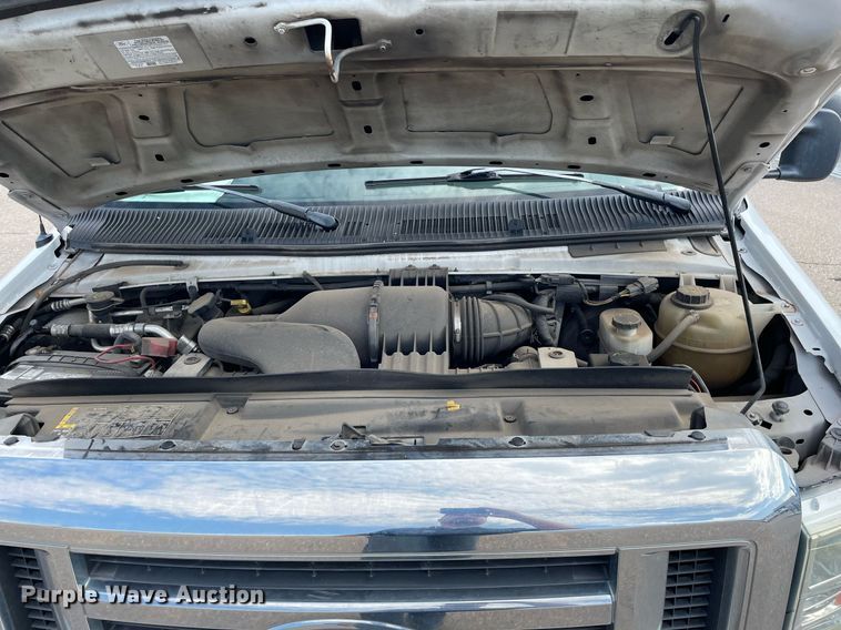 image for item LS9352 2010 Ford E350 Super Duty  utility van